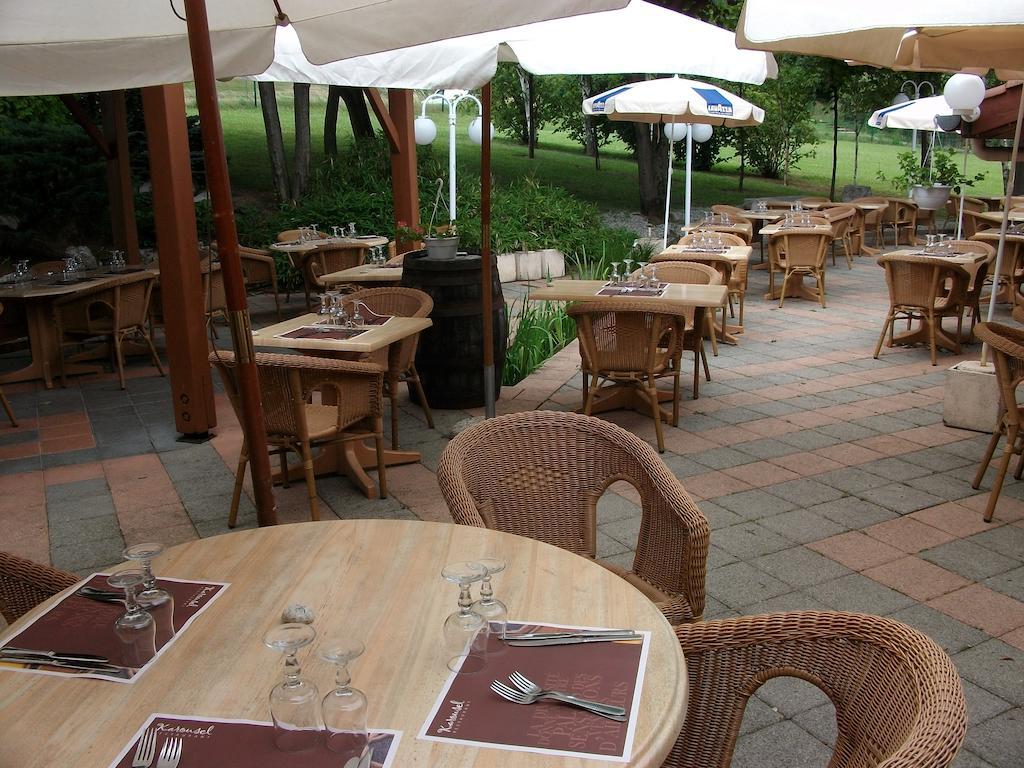 Kyriad Grenoble Sud - Seyssins Exterior photo